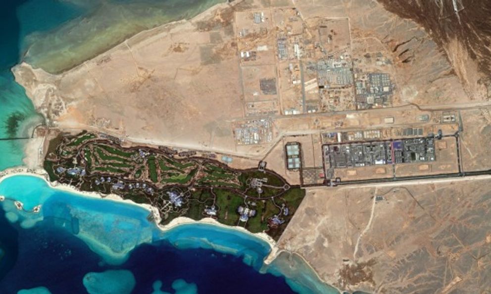 Hé lộ tiến độ thi công đáng kinh ngạc của siêu đô thị dài 170km của Saudi Arabia: Nền móng bắt đầu ‘mọc’ lên từ cát, 60 tuabin gió cung cấp cho công trường 2.800 công nhân 