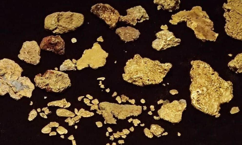 Kỳ lạ vùng đất vàng la liệt ngoài sông suối, nhiều đến mức phải đem cho, trị giá đến 32.000 tỷ đồng, được mệnh danh ‘kho báu của thượng đế’ 