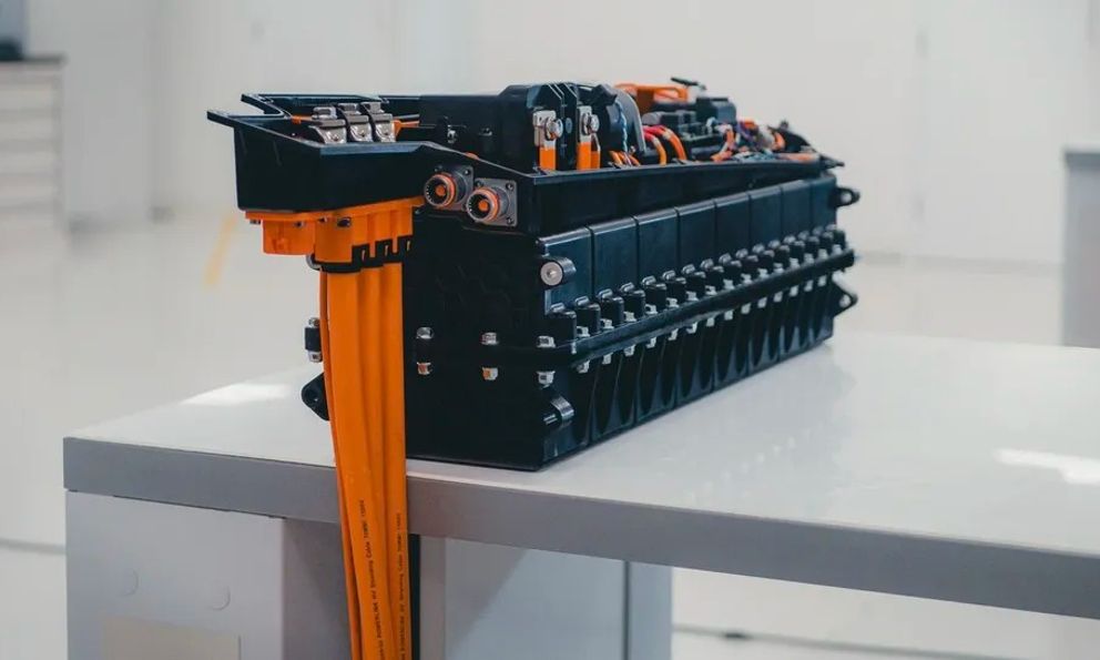 Kinh ngạc pin xe điện sạc đầy trong vòng 18 giây, mật độ công suất cực cao, đã được ‘bật đèn xanh’ sản xuất hàng loạt