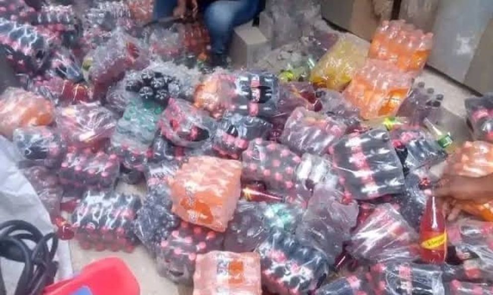 Đột kích khu chợ có 240 cơ sở sản xuất hàng giả, tiêu hủy 1.500 thùng Coca-Cola, Sprite, sữa chua giả các loại với tổng trị giá hơn 80 tỷ VNĐ ở Nigeria