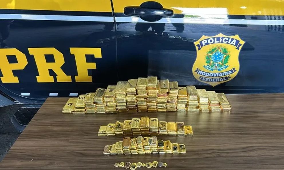 Tịch thu hơn 100 thỏi vàng nguyên chất nặng 103 kg, trị giá 291 tỷ đồng trên xe ô tô: Danh tính người bị bắt giữ gây bất ngờ