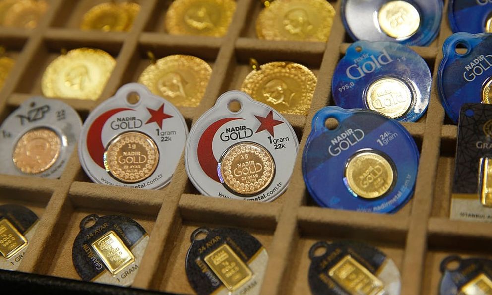 Đánh cắp 25 kg vàng, 50 kg bạc với tổng giá trị hơn 92 tỷ đồng, nhân viên tòa án bỏ trốn ra nước ngoài cùng vợ con