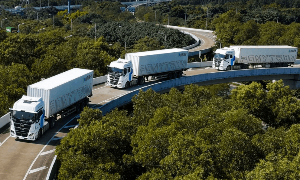 Chưa từng có trên thế giới: Trung Quốc sản xuất hàng loạt công nghệ 1 người lái 5 ô tô, giúp giảm 29% phí vận chuyển, tăng lợi nhuận đến 195%